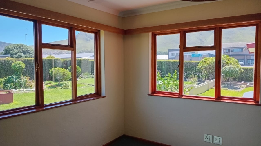 To Let 1 Bedroom Property for Rent in Kleinmond Western Cape